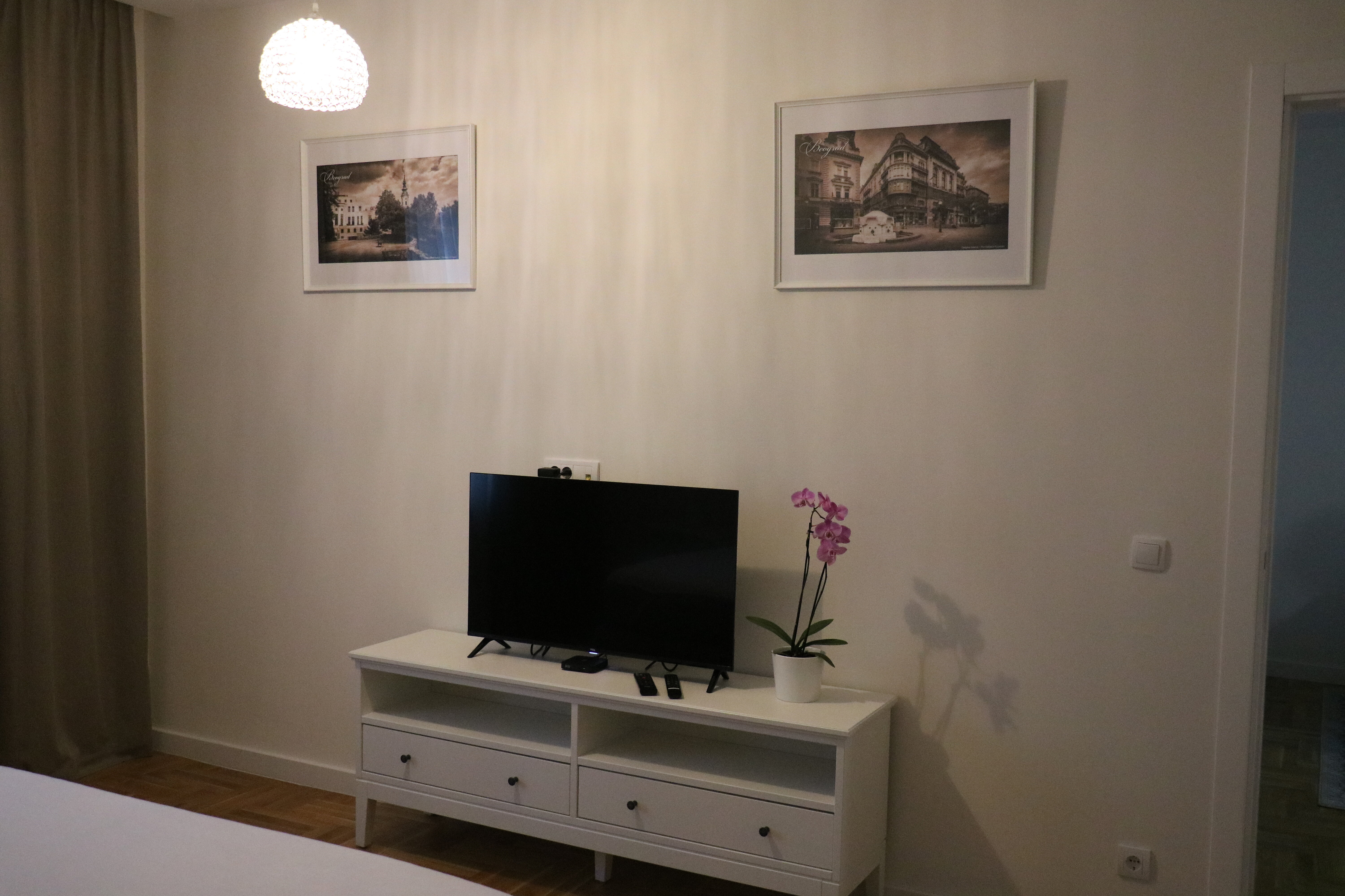 Sunny Oasis Apartment 10a Bedroom, Belgrade