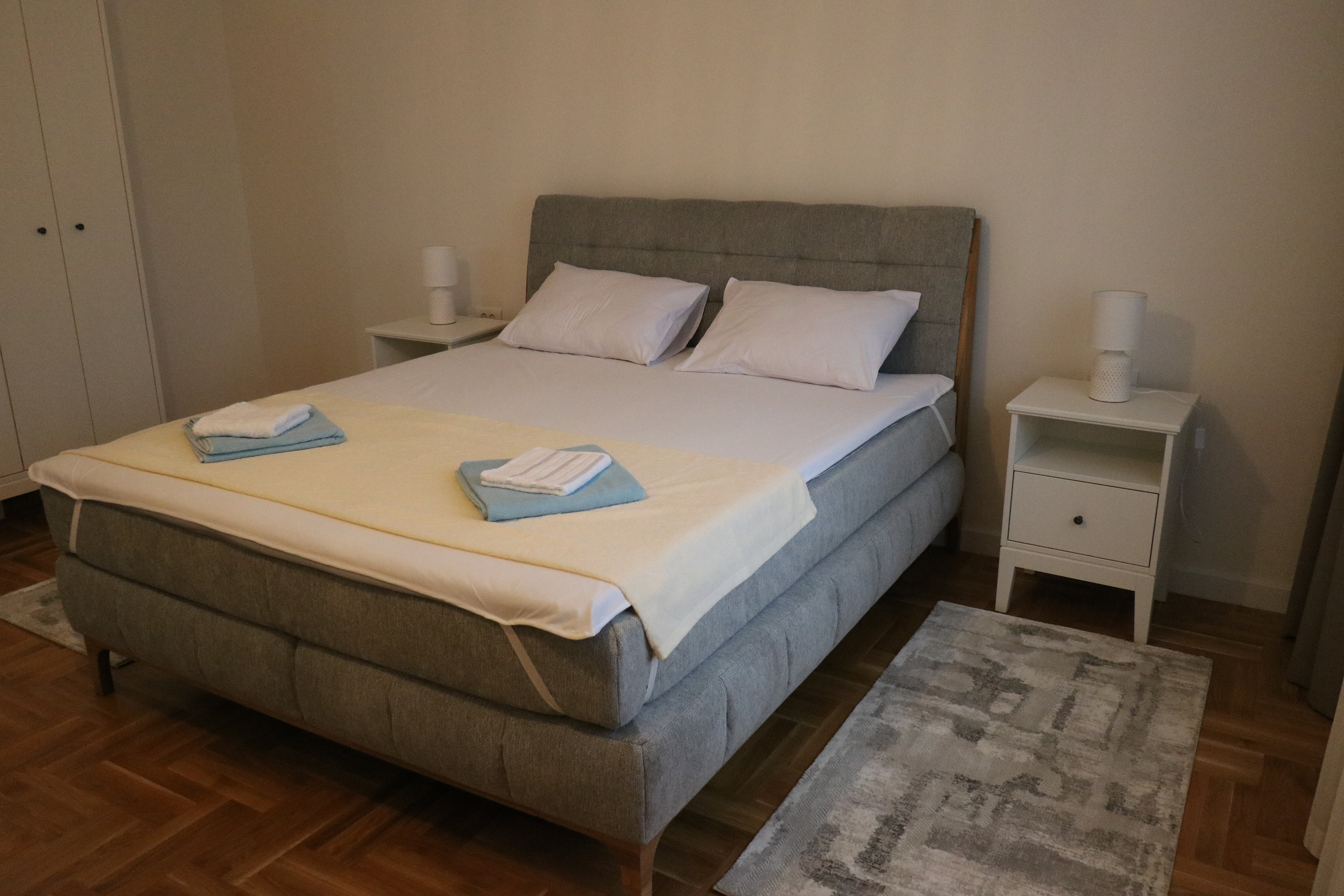 Sunny Oasis Apartment 10a Bedroom, Belgrade